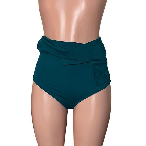 Kim Gravel x Swimsuits For All Twist Fly-Away Top & Skirt Set - Picture 9 of 11